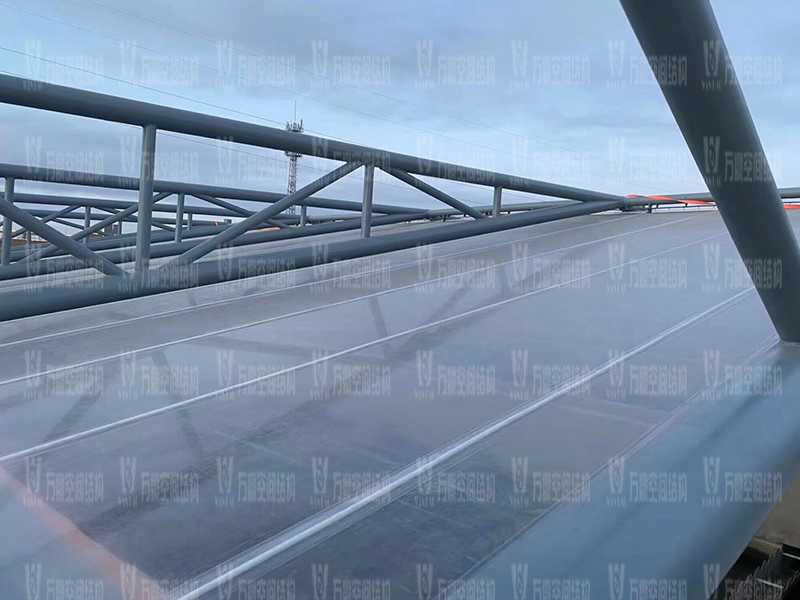 格爾木工業(yè)園昆侖工業(yè)區(qū)工業(yè)污水廠污水池保溫膜結(jié)構(gòu)工程膜結(jié)構(gòu)安裝中 格爾木工業(yè)園昆侖工業(yè)區(qū)工業(yè)污水廠污水池保溫膜結(jié)構(gòu)工程膜結(jié)構(gòu)安裝中