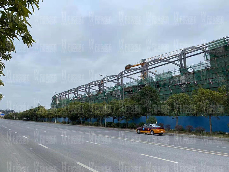 清遠(yuǎn)磁懸浮項(xiàng)目蓮湖車站鋼-膜結(jié)構(gòu)工程鋼結(jié)構(gòu)接近尾聲 清遠(yuǎn)磁懸浮項(xiàng)目蓮湖車站鋼-膜結(jié)構(gòu)工程鋼結(jié)構(gòu)接近尾聲