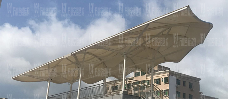 什么是張拉膜結(jié)構(gòu)?張拉膜結(jié)構(gòu)建筑安裝注意事項有哪些？