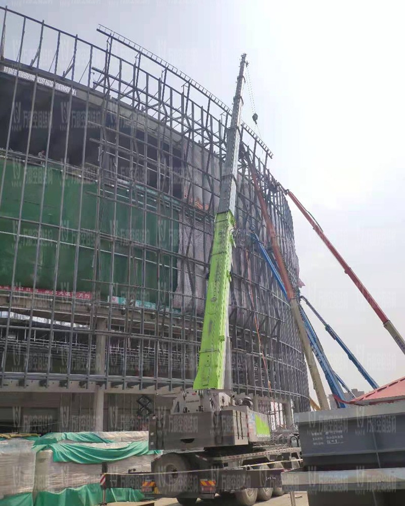 紹興國際會(huì)展中心一期B區(qū)會(huì)議中心PTFE膜結(jié)構(gòu)工程火熱拼裝、吊裝中