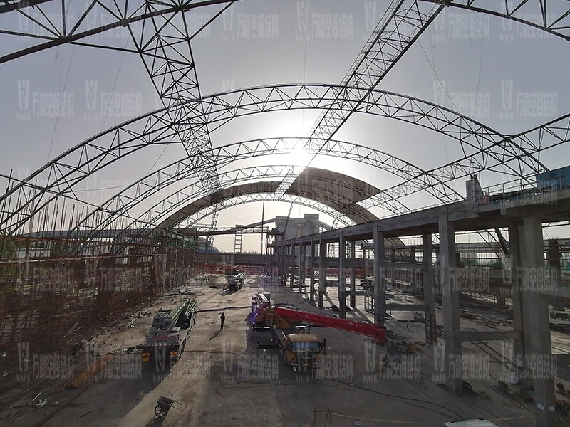 內(nèi)蒙能源長城五礦選煤廠鋼骨架膜棚建設(shè)項目膜結(jié)構(gòu)安裝中