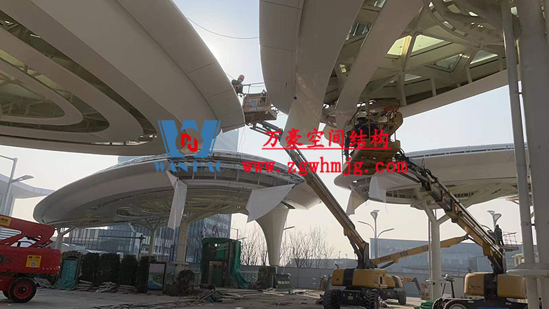 張家港高鐵站前復雜結構“蝴蝶再現(xiàn)”即將圓滿竣工