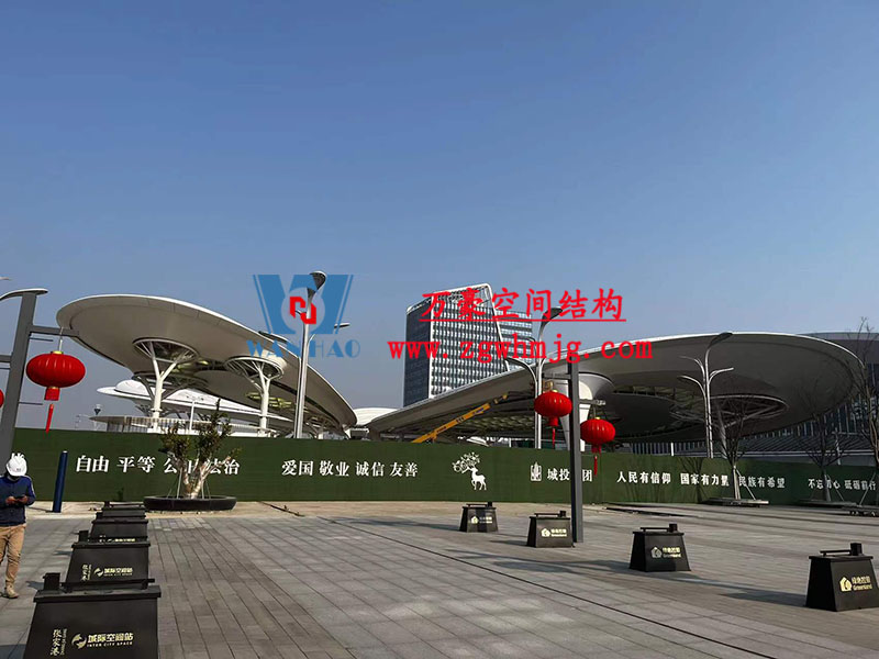 張家港高鐵站前復雜結構“蝴蝶再現(xiàn)”即將圓滿竣工