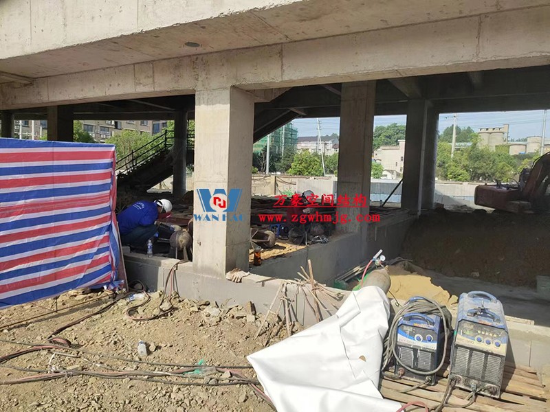 龍泉市體育場(chǎng)鋼膜結(jié)構(gòu)工程開(kāi)始施工