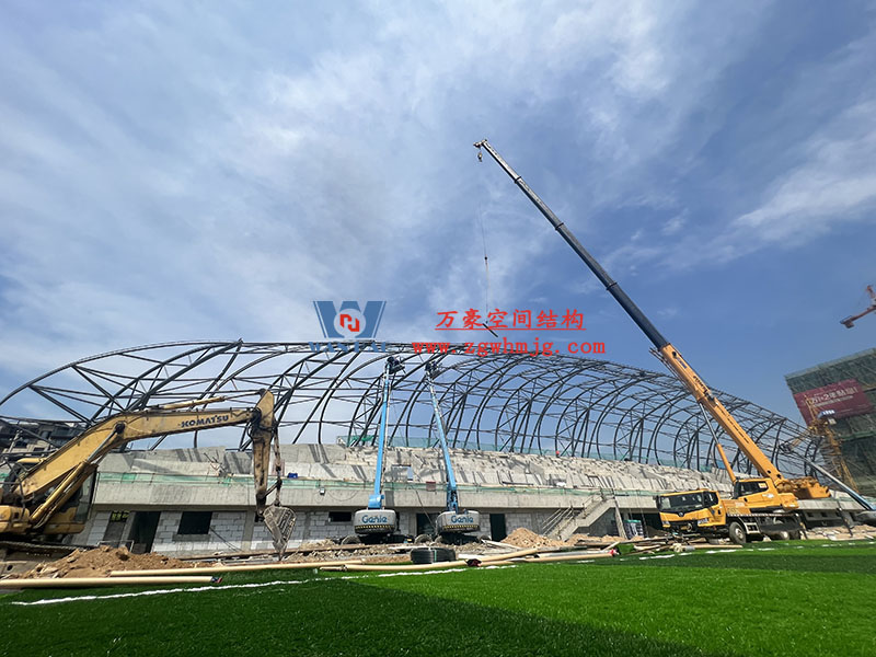 龍泉市體育場鋼膜結構工程鋼結構接近尾聲