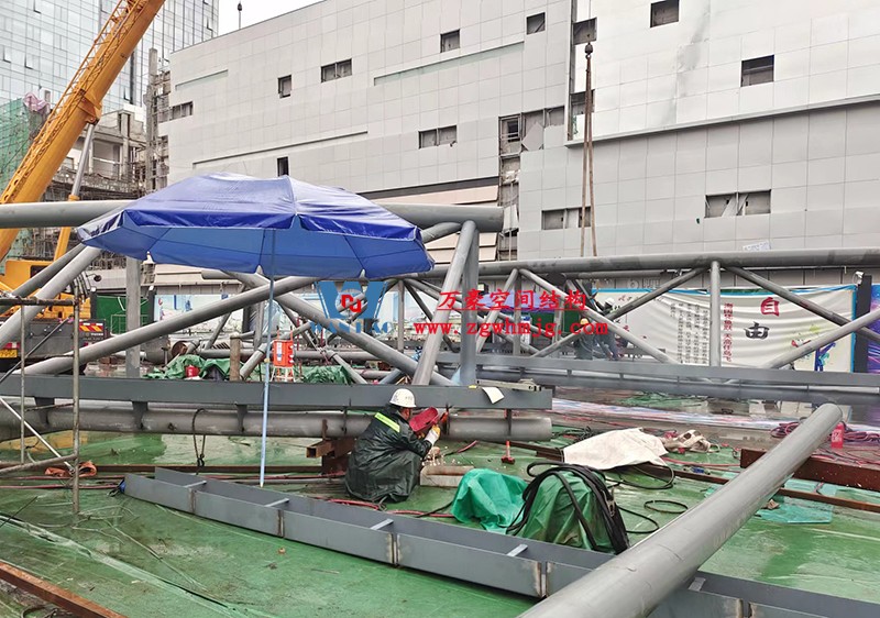 明宇廣場(chǎng)6號(hào)地塊商業(yè)（萬(wàn)達(dá)廣場(chǎng)）改造項(xiàng)目鋼膜結(jié)構(gòu)ETFE蓋頂天幕工程開(kāi)始施工