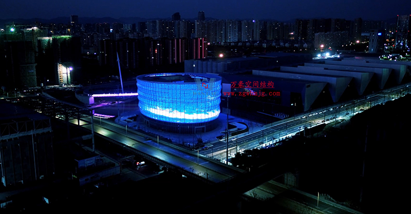 高顏值織物幕墻膜結(jié)構(gòu)的優(yōu)勢 高顏值織物幕墻膜結(jié)構(gòu)的優(yōu)勢