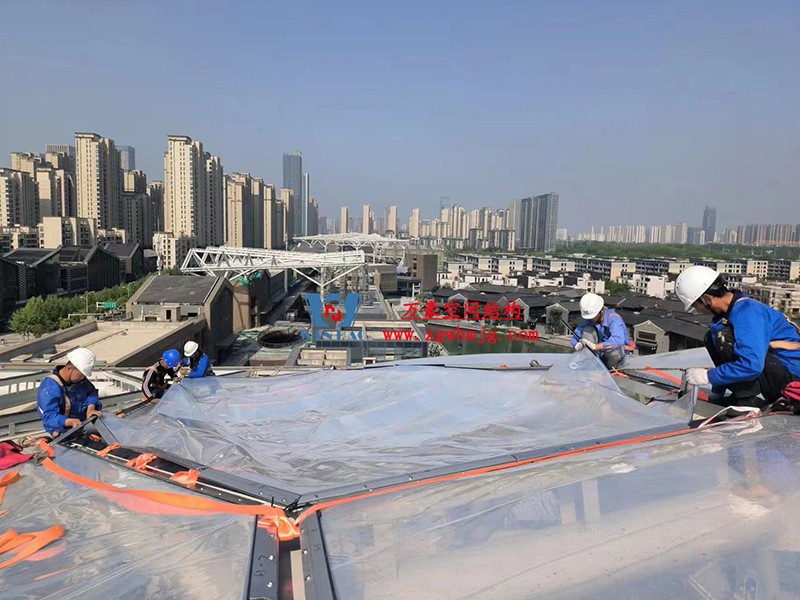 勞動最光榮，致敬一線工作者！