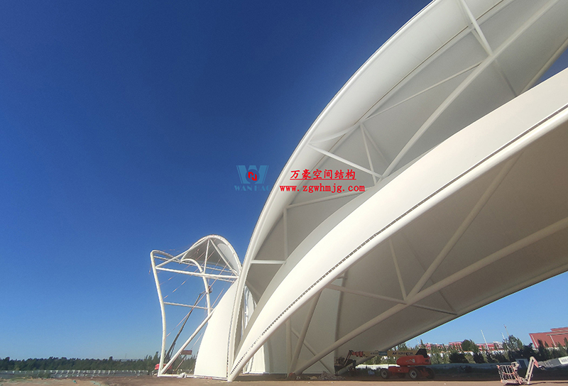 陜西定邊馬蓮灘沙漠公園鋼膜結(jié)構(gòu)工程“奮力快跑”，工程“進(jìn)度條”刷新了!