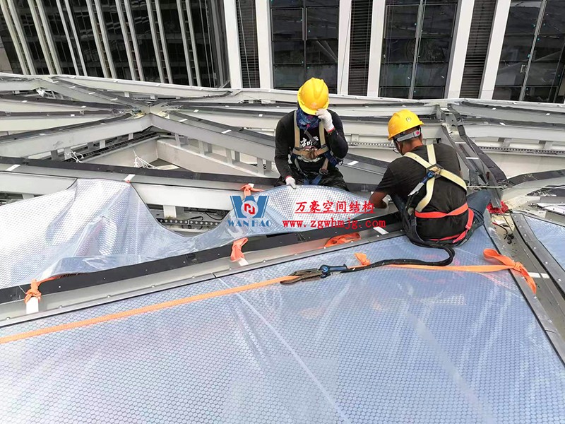 縱使烈日炎炎，腳步從未止歇！海南這個ETFE氣枕膜項目施工進度有最新消息