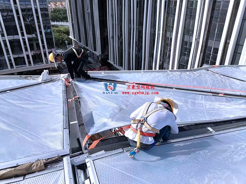 縱使烈日炎炎，腳步從未止歇！海南這個ETFE氣枕膜項目施工進度有最新消息