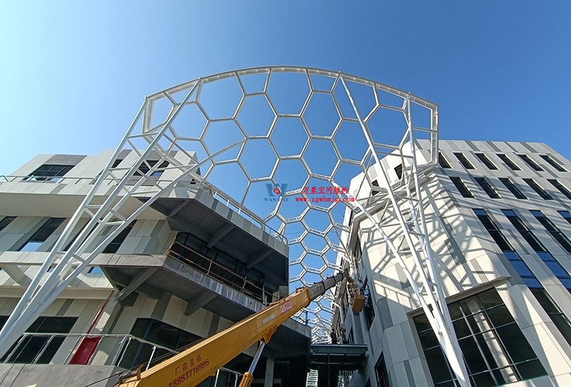 建筑藝術(shù)中鋼結(jié)構(gòu)的力學美感表達