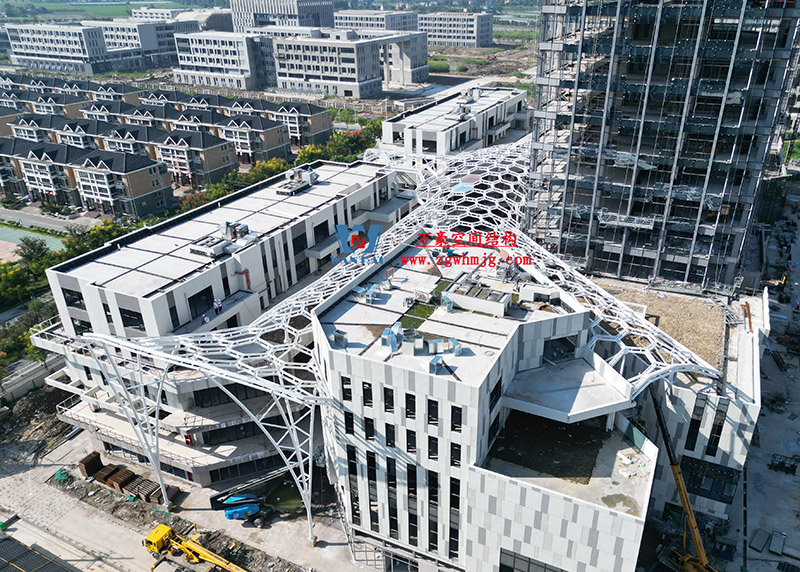 建筑藝術(shù)中鋼結(jié)構(gòu)的力學美感表達