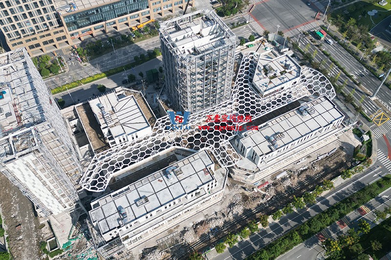 建筑藝術(shù)中鋼結(jié)構(gòu)的力學美感表達