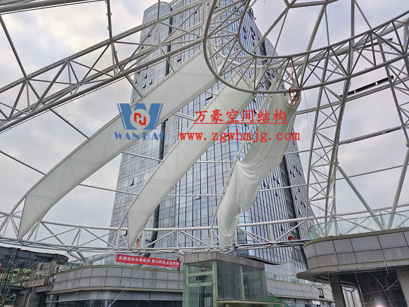 南充萬達(dá)商業(yè)街區(qū)蓋頂天幕空間鋼結(jié)構(gòu) 南充萬達(dá)商業(yè)街區(qū)蓋頂天幕空間鋼結(jié)構(gòu)