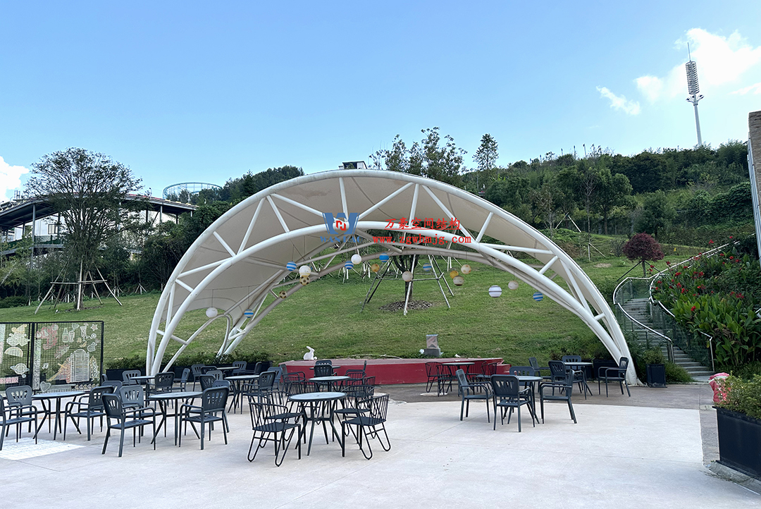 膜結(jié)構(gòu)遮陽雨棚受歡迎的主要原因是什么？