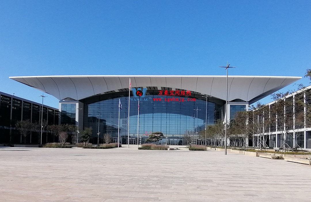 有骨骼、有皮膚的PTFE膜結構建筑