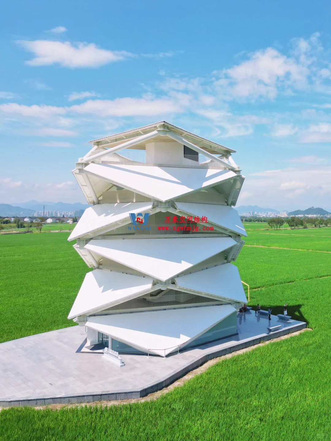 創(chuàng)意與藝術(shù)美感兼具的鋼膜結(jié)構(gòu)建筑 創(chuàng)意與藝術(shù)美感兼具的鋼膜結(jié)構(gòu)建筑