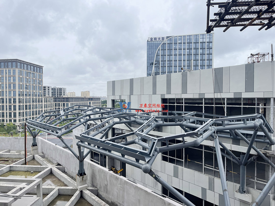 已完工，這個(gè)ETFE氣枕商業(yè)天幕閃亮登場(chǎng)！