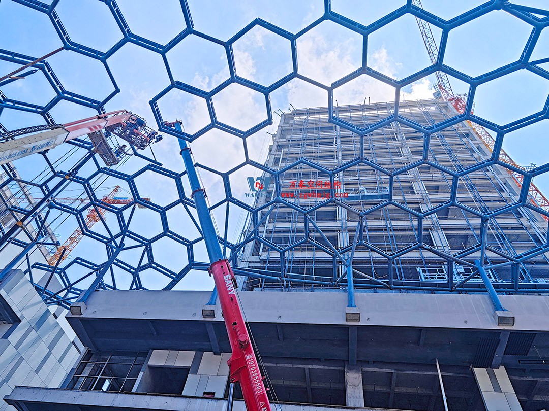 已完工，這個(gè)ETFE氣枕商業(yè)天幕閃亮登場(chǎng)！