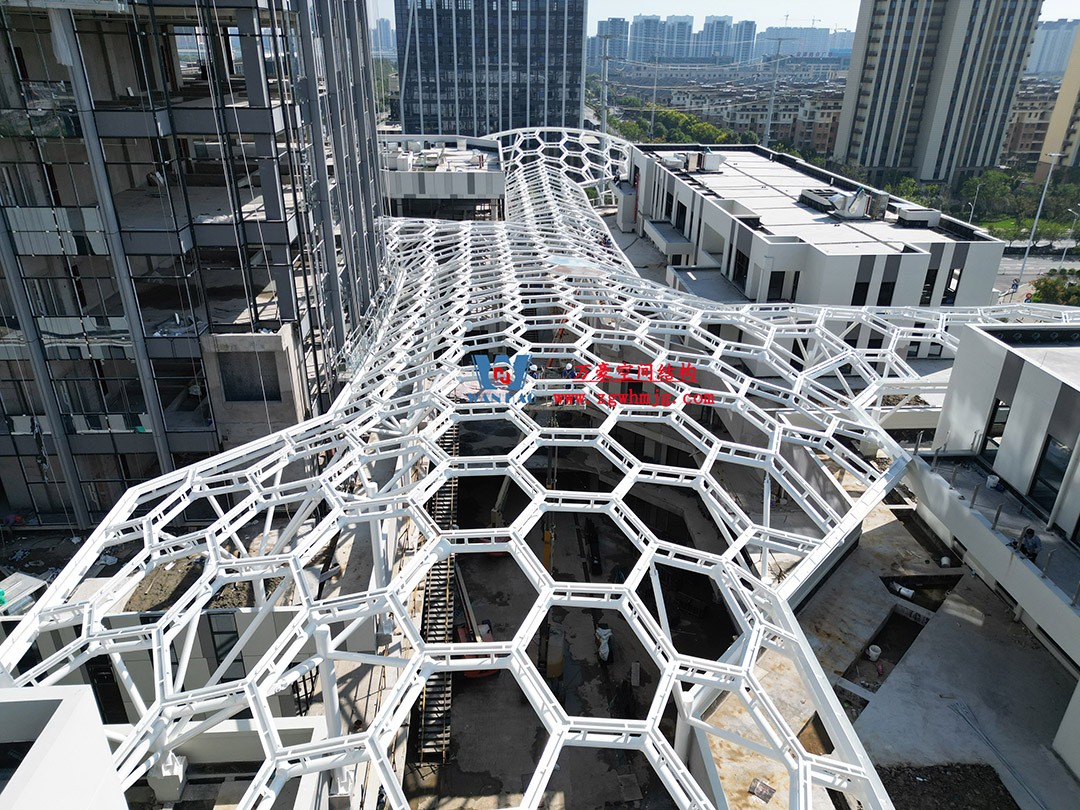 已完工，這個(gè)ETFE氣枕商業(yè)天幕閃亮登場(chǎng)！