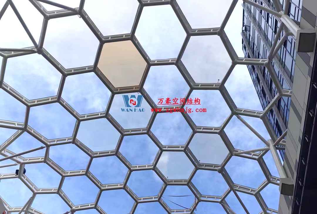 已完工，這個(gè)ETFE氣枕商業(yè)天幕閃亮登場(chǎng)！