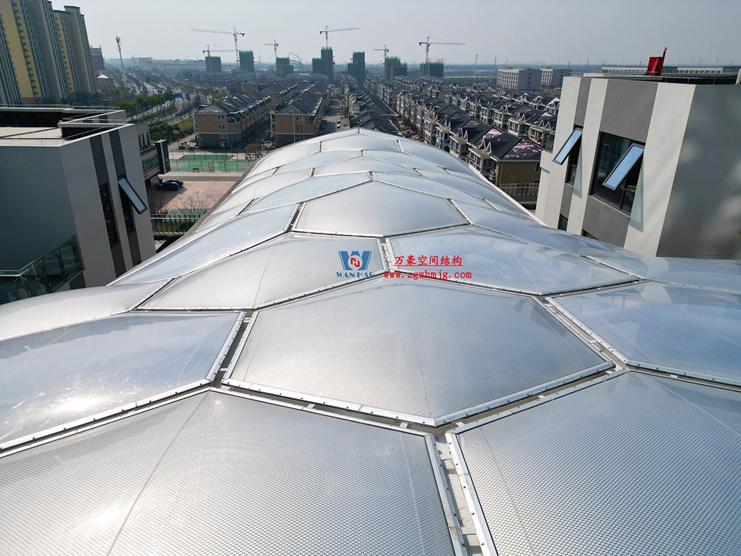 已完工，這個(gè)ETFE氣枕商業(yè)天幕閃亮登場(chǎng)！