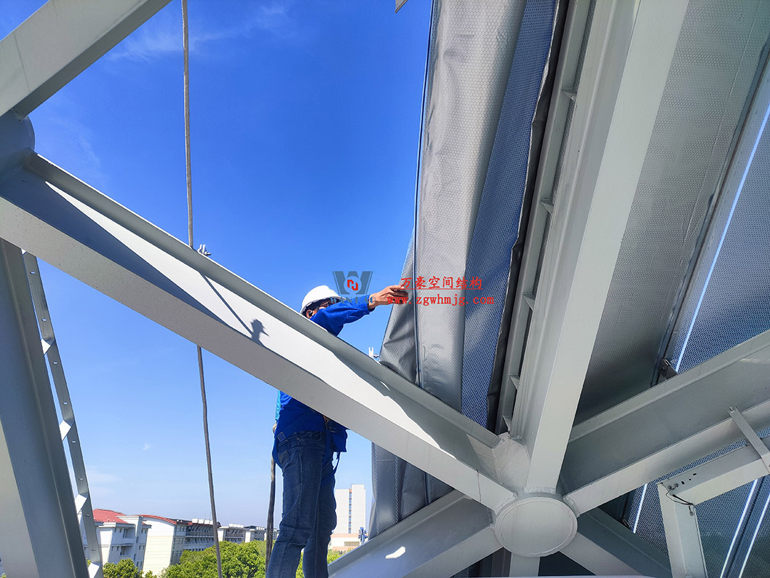 上海工程技術(shù)大學松江校區(qū)風雨操場ETFE膜結(jié)構(gòu)項目 上海工程技術(shù)大學松江校區(qū)風雨操場ETFE膜結(jié)構(gòu)項目