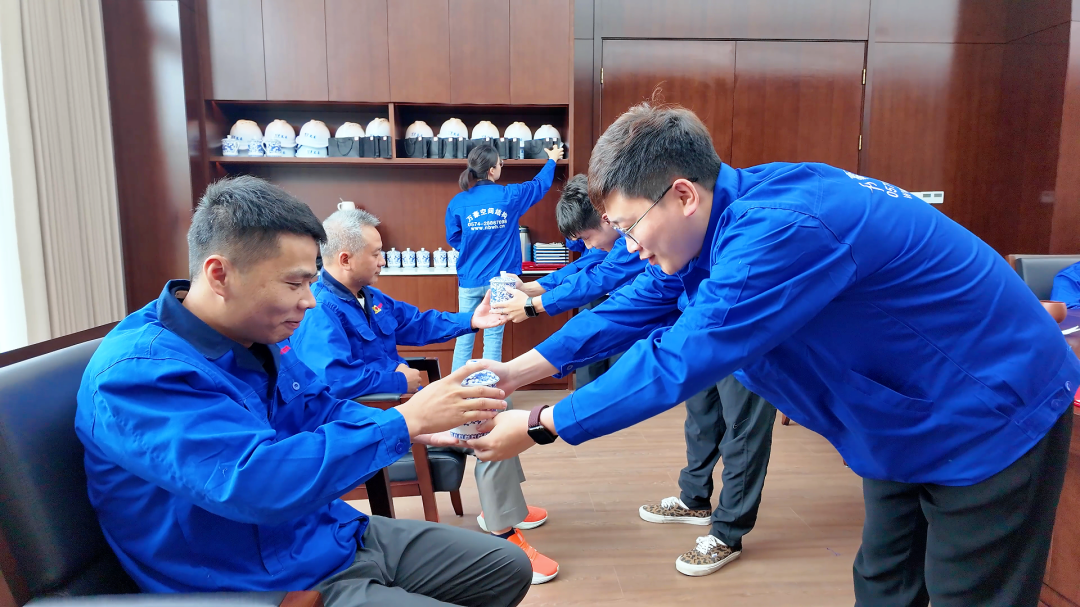 浙江萬豪空間結(jié)構(gòu)集團有限公司隆重舉行“匠心傳承·共筑未來”師徒大會！