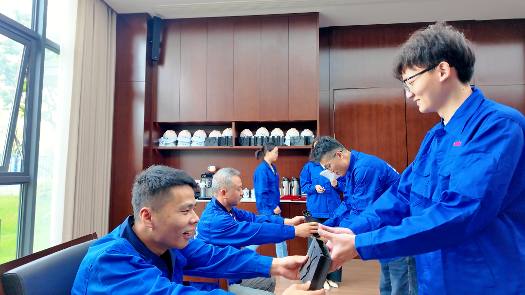 浙江萬豪空間結(jié)構(gòu)集團有限公司隆重舉行“匠心傳承·共筑未來”師徒大會！