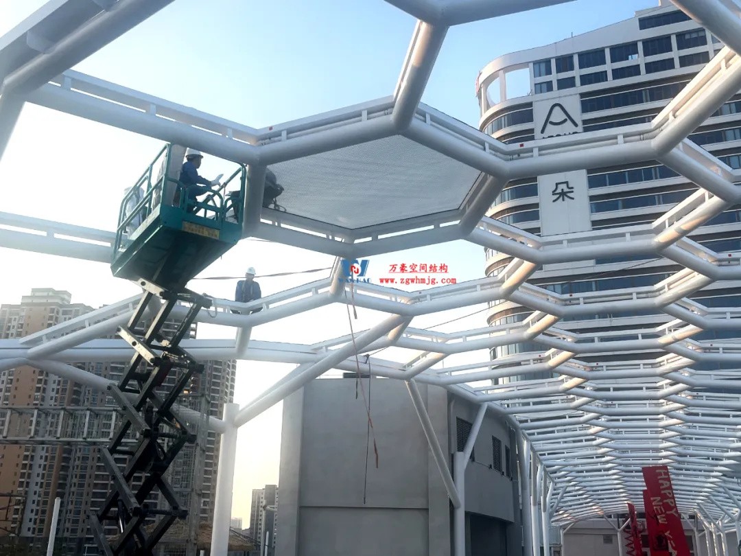 廣州茂名總匯天街商業(yè)街ETFE膜結(jié)構(gòu)項(xiàng)目 廣州茂名總匯天街商業(yè)街ETFE膜結(jié)構(gòu)項(xiàng)目