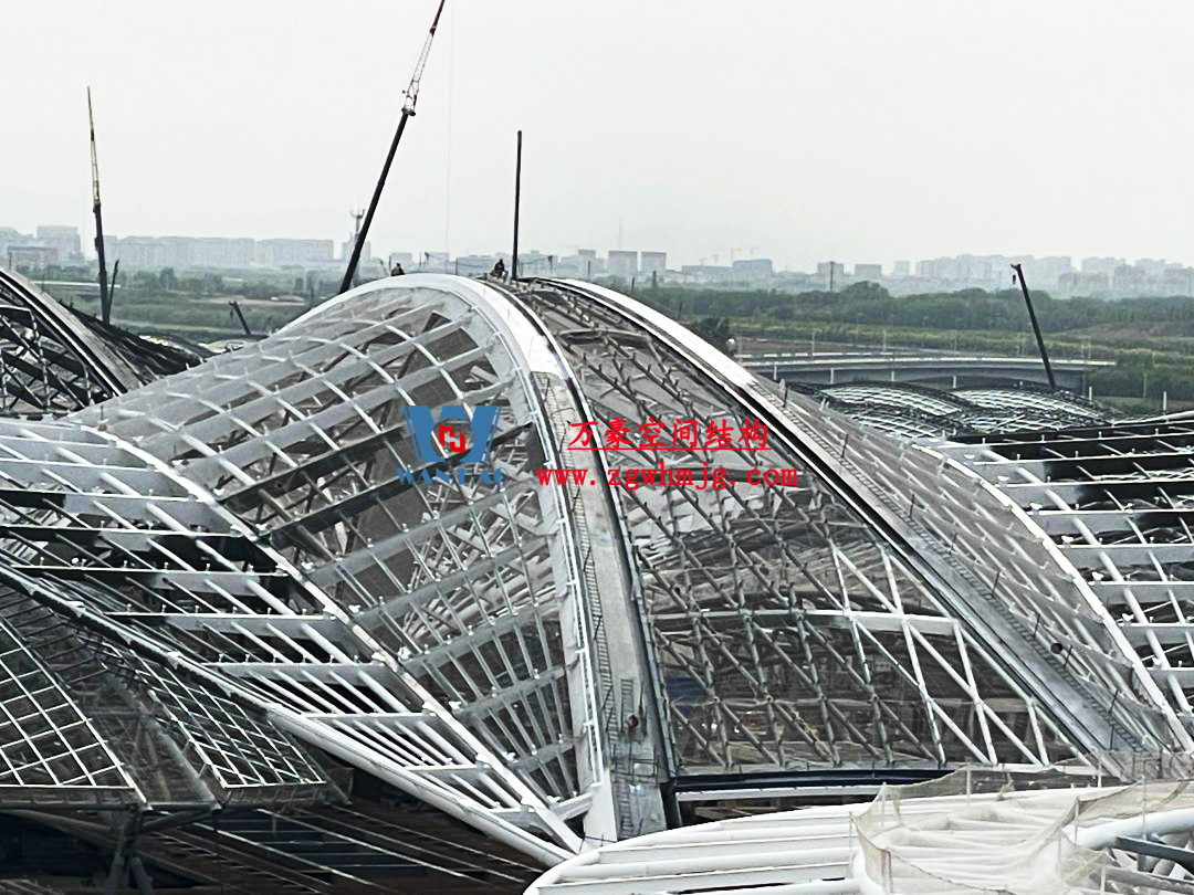 鄭州中原高鐵港數(shù)字展貿(mào)城ETFE膜結(jié)構(gòu) PTFE膜結(jié)構(gòu)項目