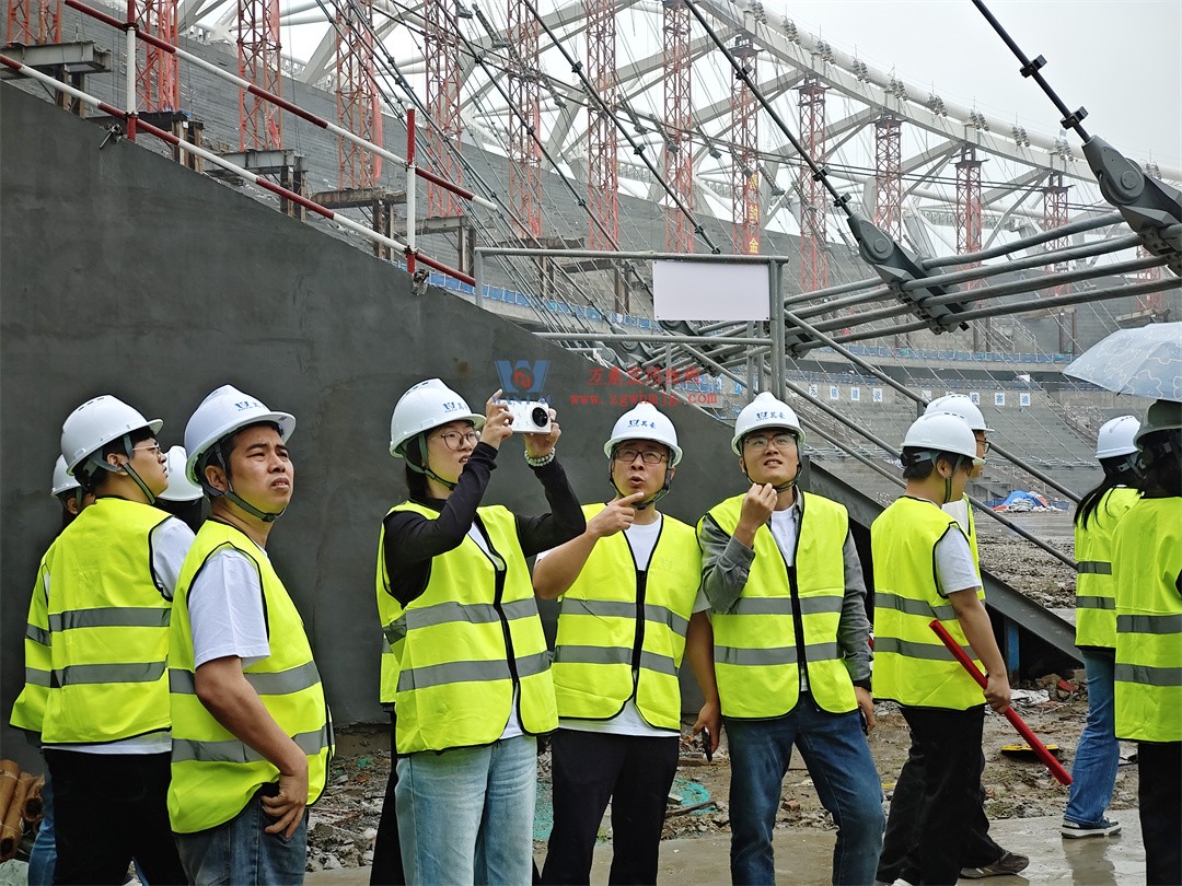 標(biāo)桿引領(lǐng)，智啟未來(lái)——萬(wàn)豪集團(tuán)營(yíng)銷、設(shè)計(jì)與技術(shù)骨干共赴無(wú)錫奧體中心，現(xiàn)場(chǎng)觀摩學(xué)習(xí)解鎖“創(chuàng)新密碼”