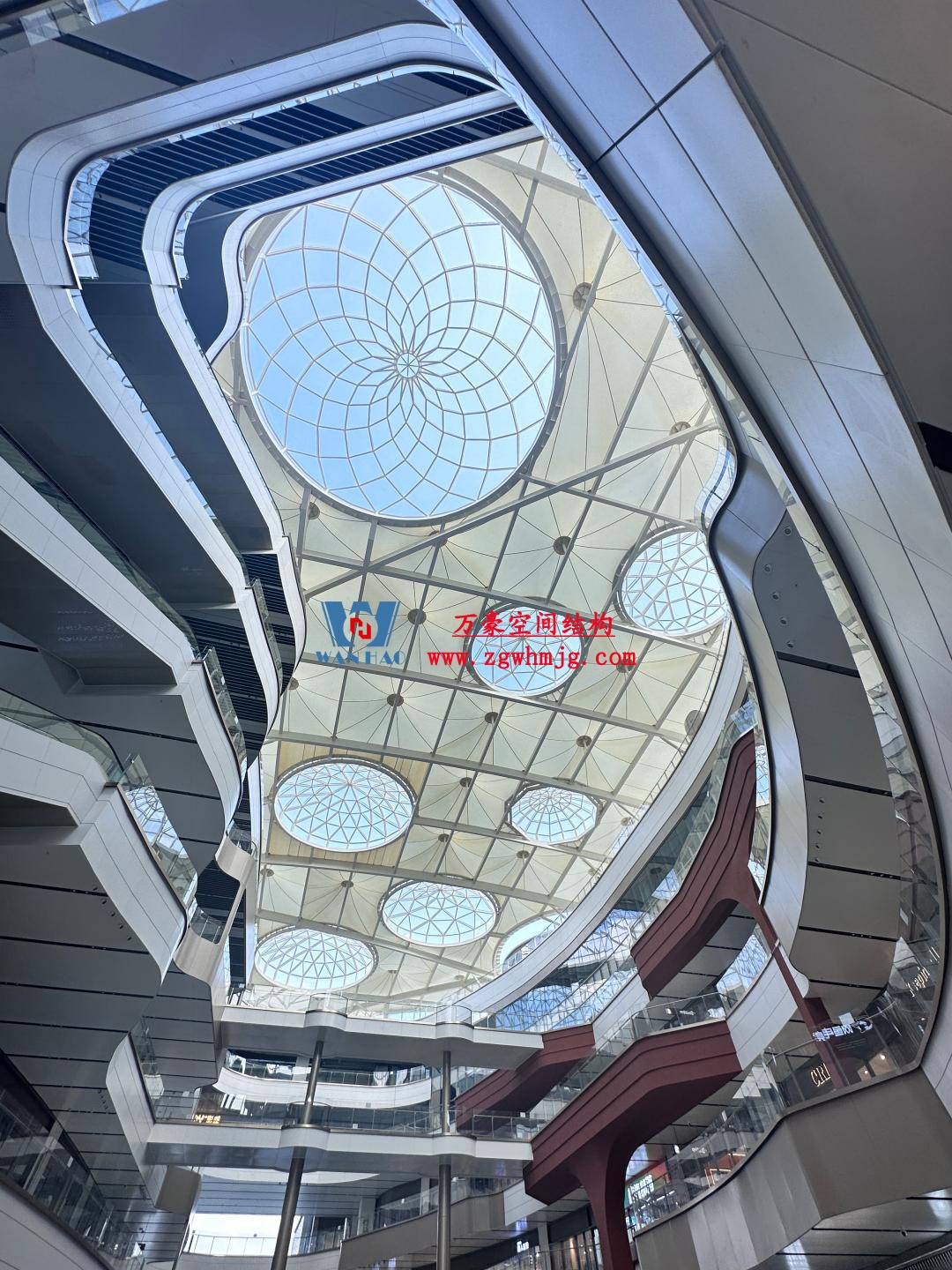 廣州從化鳳凰新天地商業(yè)樓ETFE PTFE膜結構項目 廣州從化鳳凰新天地商業(yè)樓ETFE PTFE膜結構項目