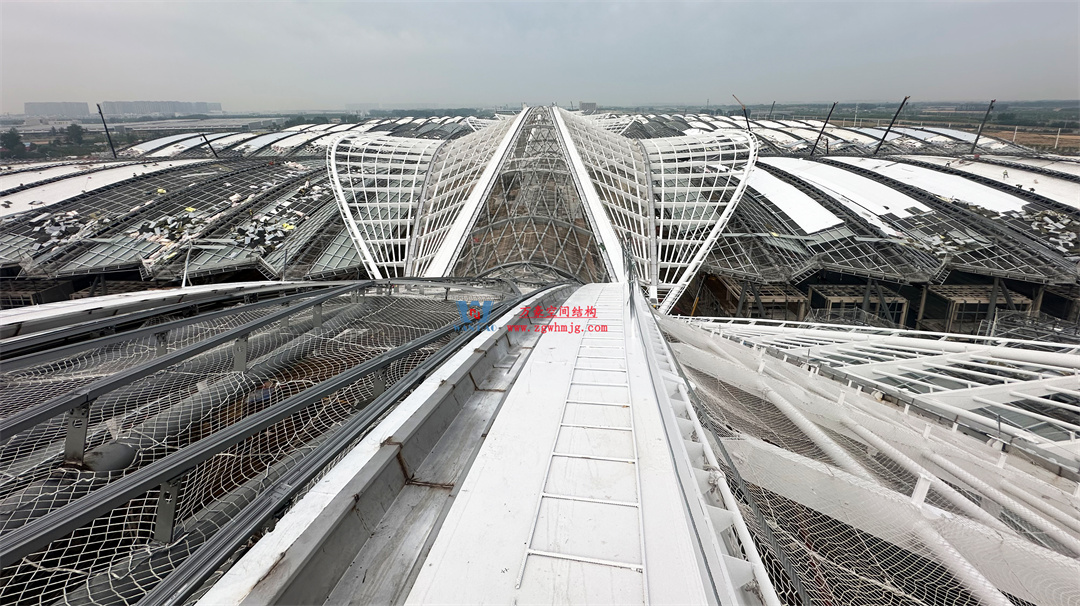 千帆競(jìng)發(fā)勢(shì)如虹｜中原國際會(huì)展中心膜結(jié)構(gòu)天幕攻堅(jiān)實(shí)錄，擎起中原會(huì)展新地標(biāo)！