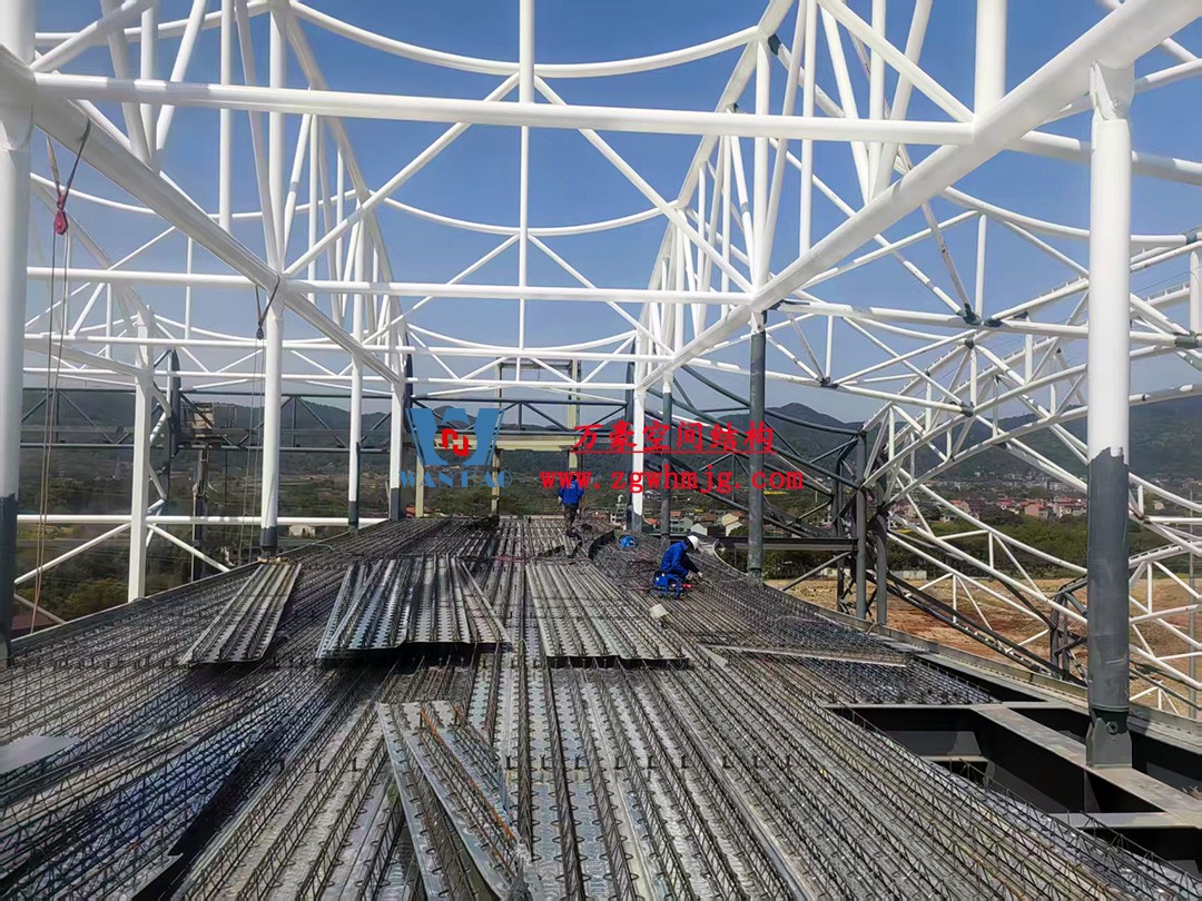 比亞迪紹興嵊州賽車場干拔沙坡觀景平臺鋼結(jié)構(gòu)項(xiàng)目