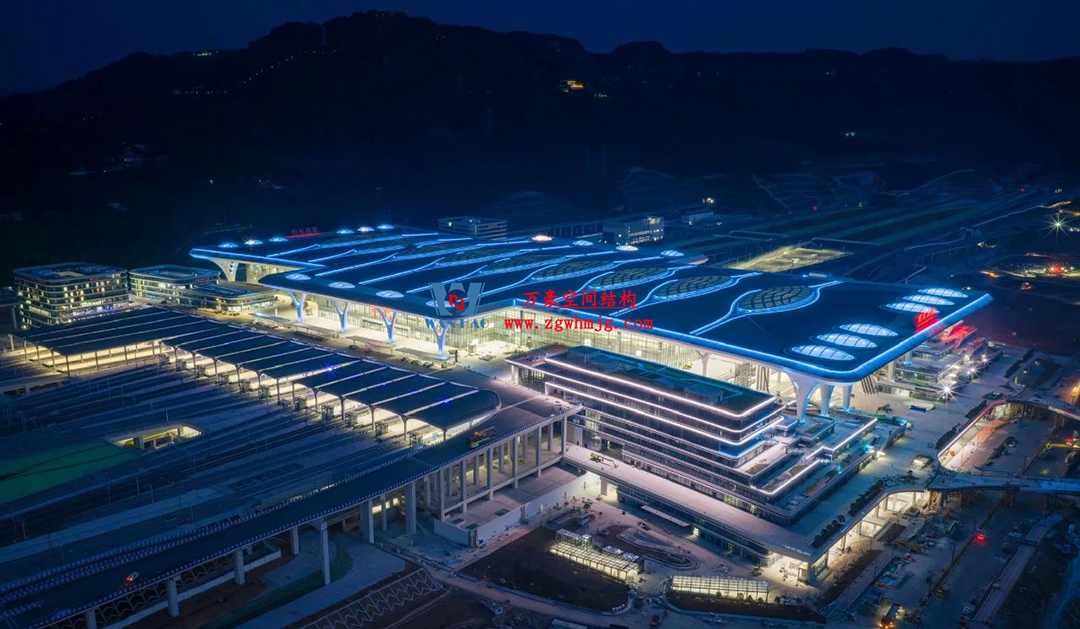 重慶東站:揭開(kāi)“西部高鐵新地標(biāo)”神秘面紗 重慶東站:揭開(kāi)“西部高鐵新地標(biāo)”神秘面紗