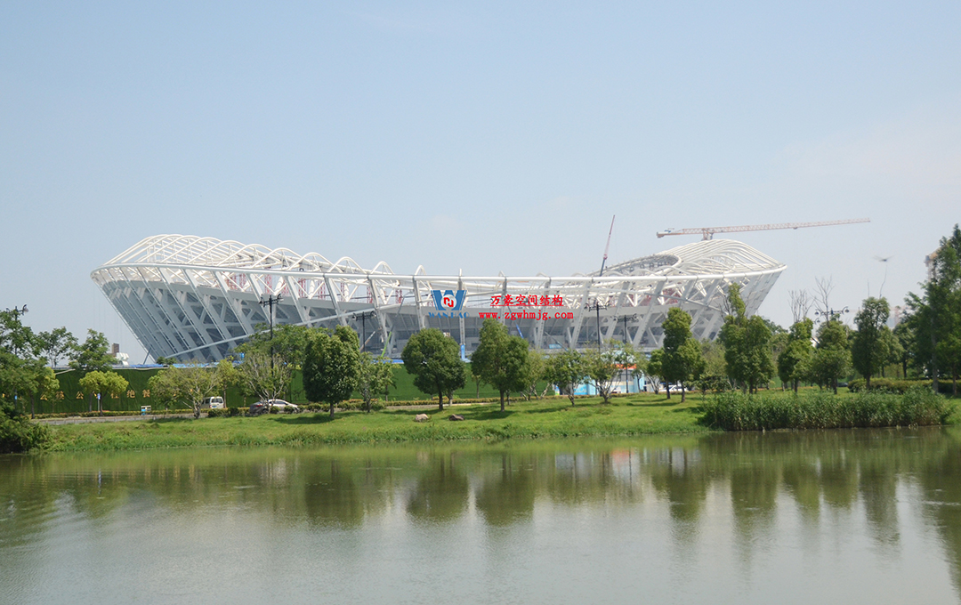 緊跟“蘇超熱浪”，火熱施工中，一只白鷺即將振翅高飛！