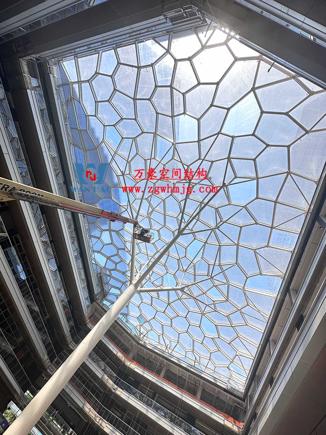 安吉縣昌碩小區(qū)地塊房產開發(fā)項目鋼結構天幕工程