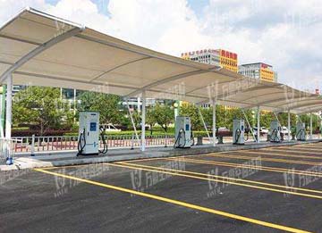 充電樁膜結(jié)構(gòu)車棚有什么特點(diǎn)？為何如此受歡迎？