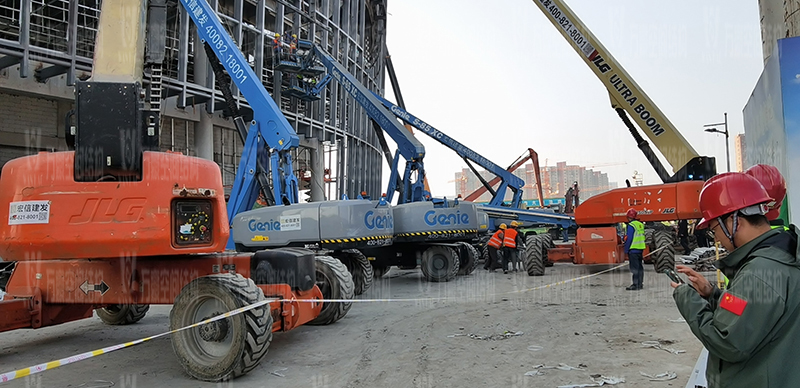 紹興國際會(huì)展中心一期B區(qū)會(huì)議中心PTFE膜結(jié)構(gòu)工程火熱拼裝、吊裝中