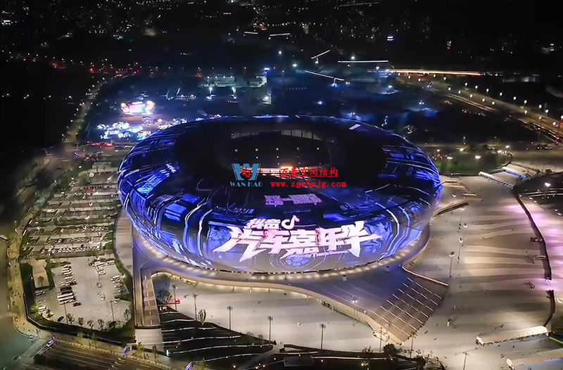 假期還在繼續(xù)，這個(gè)ETFE膜結(jié)構(gòu)足球場(chǎng)內(nèi)精彩正在上演~