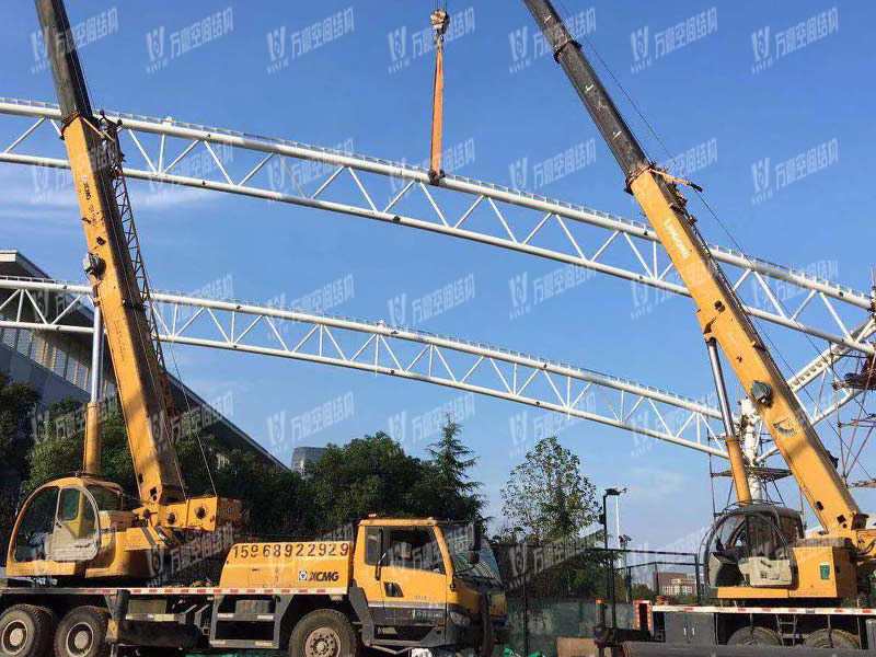 寧波(鄞州)網(wǎng)球中心遮陽棚膜結構工程二期項目施工中 寧波(鄞州)網(wǎng)球中心遮陽棚膜結構工程二期項目施工中